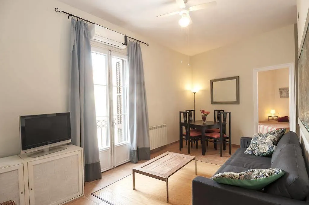 Gaudi Apartment 2 바르셀로나