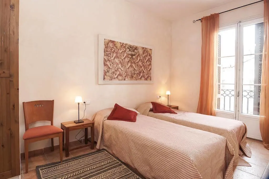 Gaudi Apartment 2 Barcelona