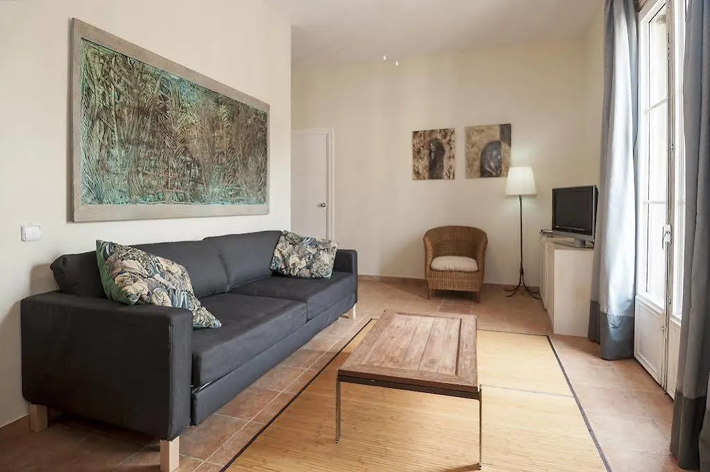 Gaudi Apartment 2 Barcelona